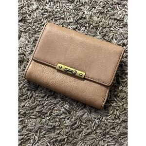 Fossil Women's Trifold Wallet Tan Leather Snap Closure Very Good‎ Condition!